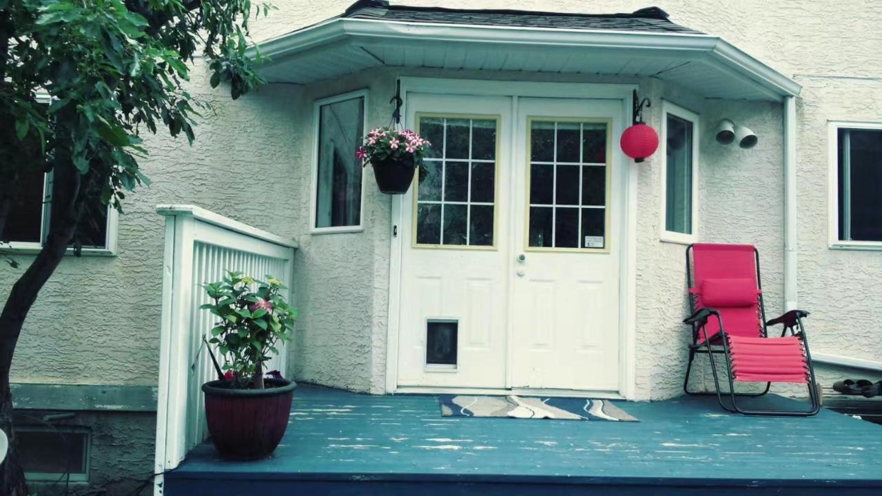 Brother Li Homestay Calgary